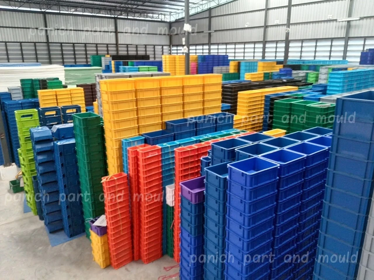 plastic-crate-stock